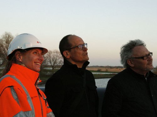 Kunstwerk van Walter Broekhuizen uitgevoerd door Iwaarden als schildering onder brug Meppelerdiepsluis, artwork, mural