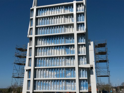 Kunstwerk van Walter Broekhuizen uitgevoerd door Iwaarden als schildering onder brug Meppelerdiepsluis, artwork, mural