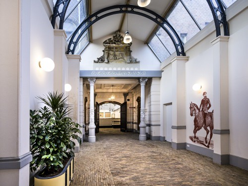 Decoraties op wanden, wall decorations, transfer wall, Hollandsche Manege Amsterdam door Iwaarden als bijzondere transfertechniek, print op behang en schildering