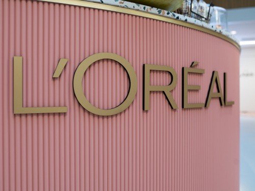 L'Oréal, kantoorstyling, milieuvriendelijk, groen, glasfolie, Airtex behang, muurvisuals