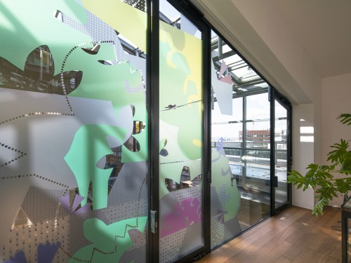 Iwaarden interior - window graphics - glasdecoratie met print op glasfolie voor sfeer en privacy