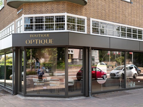 Boutique Optique, Gevelstyling, Branding, productie, spiegelfolie, interieur, signing, stijlelementen, boodschap, materialen 