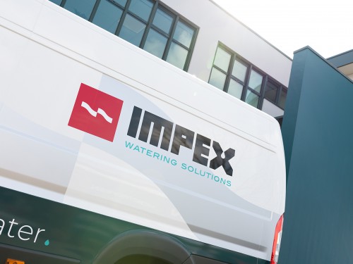 Signing Impex Barneveld met bewegwijzering, gevelreclame en autobelettering, wayfinding, exterior signage and vehicle graphics