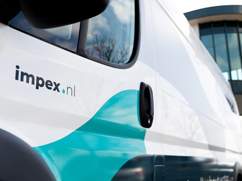 Signing Impex Barneveld met bewegwijzering, gevelreclame en autobelettering, wayfinding, exterior signage and vehicle graphics