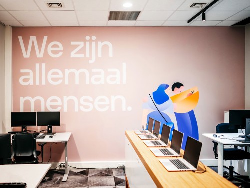 Odido, Den Haag, Folie, Wandbekleding, Kantoor, Gevelstyling, Interieur,  Signing, T-mobile, Tele2, Akoestische panelen, Glasfolie, Wandfolie, Whiteboardfolie, Textieldoeken, Lichtreclame, Kantoorreno