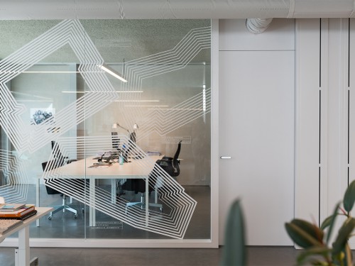 iwaarden, glasbekleding, glasdecoratie, print op glas, glasfolie, windowgraphics, creatieve glasdecoratie