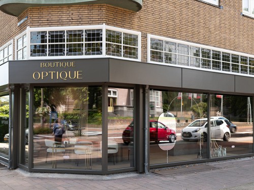 Boutique Optique, Gevelstyling, Branding, productie, spiegelfolie, interieur, signing, stijlelementen, boodschap, materialen 