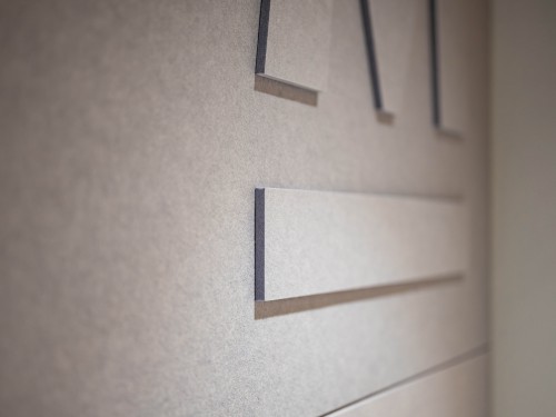 Iwaarden, moba, duurzame wandbekleding, pet-vilt, akoestische wand, akoestische wandbekleding, ontwerp kantoor, pet-vilt op maat, interieurontwerp, kantoorinrichting, projectinrichting, 
