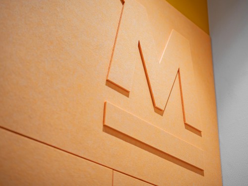Iwaarden, moba, duurzame wandbekleding, pet-vilt, akoestische wand, akoestische wandbekleding, ontwerp kantoor, pet-vilt op maat, interieurontwerp, kantoorinrichting, projectinrichting, 