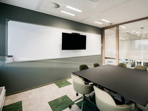 iwaarden, iwaardeninterior, wandbekleding, whiteboard, whiteboard op maat, flexibele wand, beschrijfbare wand, magnetisch whiteboard, whiteboard wand, whiteboard met print