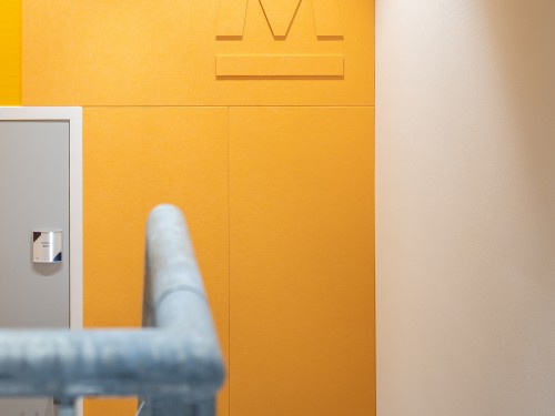 Iwaarden, moba, duurzame wandbekleding, pet-vilt, muurschildering, akoestische wand, akoestische wandbekleding, ontwerp kantoor, bedrijfspand, pet-vilt op maat, 