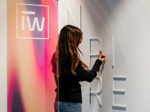 Visualisaties en schetsen van het ontwerptraject voor de nieuwe signing van Maggy’s