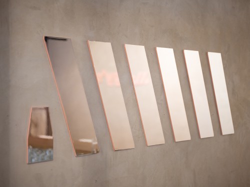 3D-logo op de binnenwand, uitgevoerd in acrylox met spiegelfolie