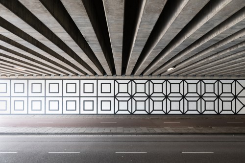 Tunnel tussen Overschiestraat – Luchtvaartstraat in Amsterdam verandert in kunstwerk met muurschildering Aam Solleveld, artwork, mural