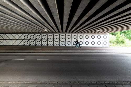 Tunnel tussen Overschiestraat – Luchtvaartstraat in Amsterdam verandert in kunstwerk met muurschildering Aam Solleveld, artwork, mural