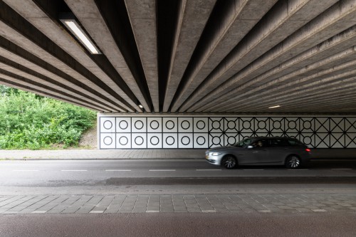 Tunnel tussen Overschiestraat – Luchtvaartstraat in Amsterdam verandert in kunstwerk met muurschildering Aam Solleveld, artwork, mural