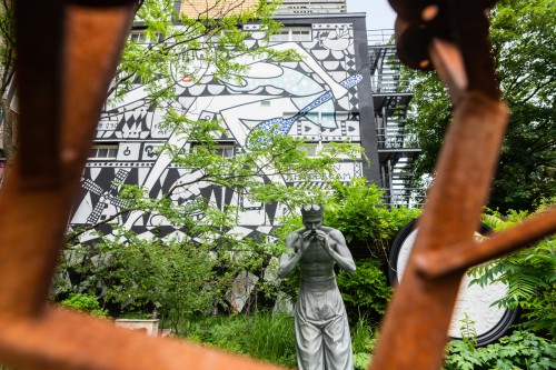 Muurschildering voor het Andaz Hotel Amsterdam, Ontwerp mural door Marcel Wanders, Uitvoering door Iwaarden