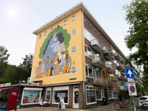 Muurschildering, mural, illustrator Stefan Glerum op gevel vrolijkt Bos en Lommer Amsterdam op met Reinaert de Vos