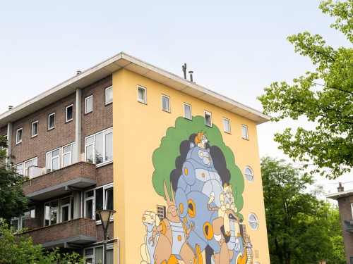 Muurschildering, mural, illustrator Stefan Glerum op gevel vrolijkt Bos en Lommer Amsterdam op met Reinaert de Vos