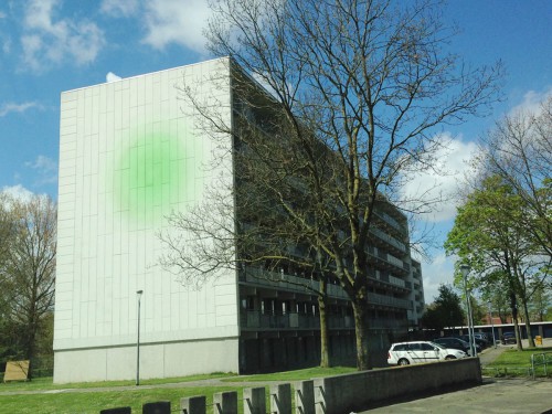 Kunstwerk op flatgebouwen, Graan voor Visch, kunstproject, muurschildering van Aam Solleveld in Hoofddorp, uitgevoerd door Iwaarden, Mural, Artwork