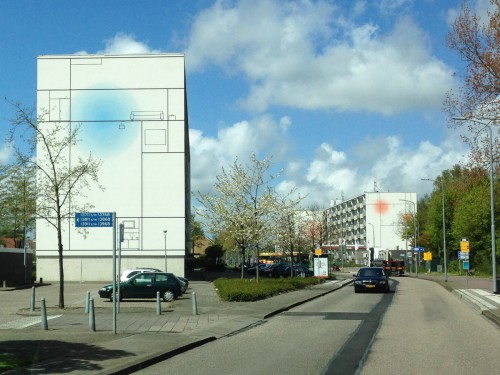 Kunstwerk op flatgebouwen, Graan voor Visch, kunstproject, muurschildering van Aam Solleveld in Hoofddorp, uitgevoerd door Iwaarden, Mural, Artwork