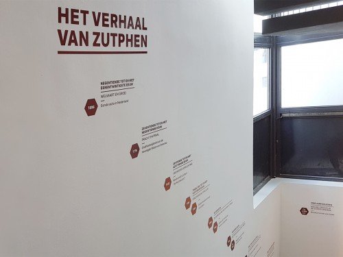 Signage, bewegwijzering en wanddecoraties voor de inrichting van Musea Zutphen, signing, wayfinding and wallcoverings