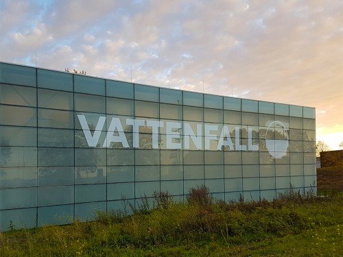 signing en gevelstyling gemaakt voor Vattenfall, Exterior signage, gevellogo en lichtreclame gemaakt door Iwaarden 