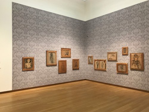Decoraties van behang en groot formaat print op wanden en panelen tentoonstelling Walid Raad in Stedelijk Museum Amsterdam, exhibitions, xl printing