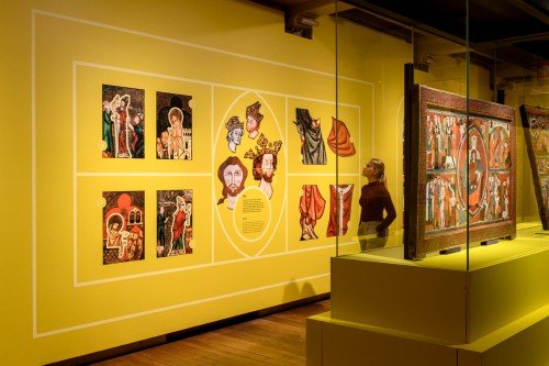 Decoraties met print op verwijderbaar behang voor tentoonstelling, exhibit, Nort & South in Museum Catharijneconvent Utrecht