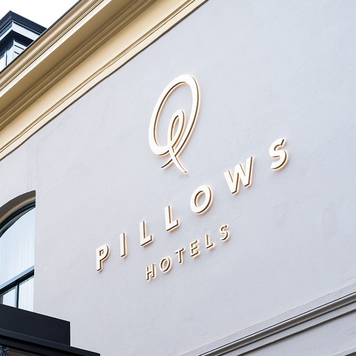 Pillows Hotel, exterior signage, signing, Iwaarden 