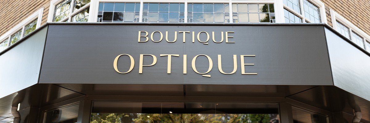 Boutique Optique, Facade styling, Branding, production, Mirror film, interior, signing, style elements, message, materials
