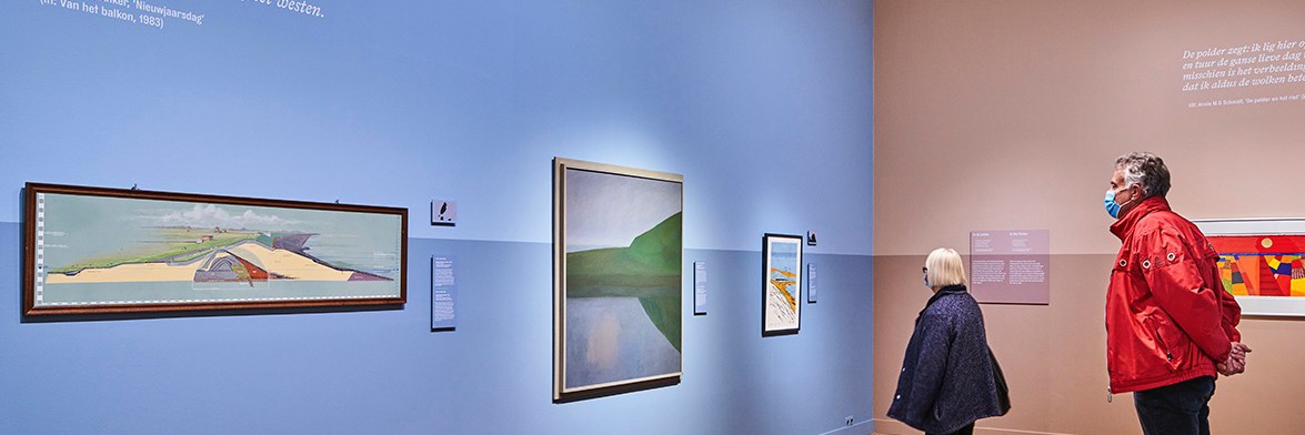 Informatiepanelen en geschllderde teksten door Iwaarden voor Tentoonstelling 'Weids!' Stedelijk Museum Alkmaar
